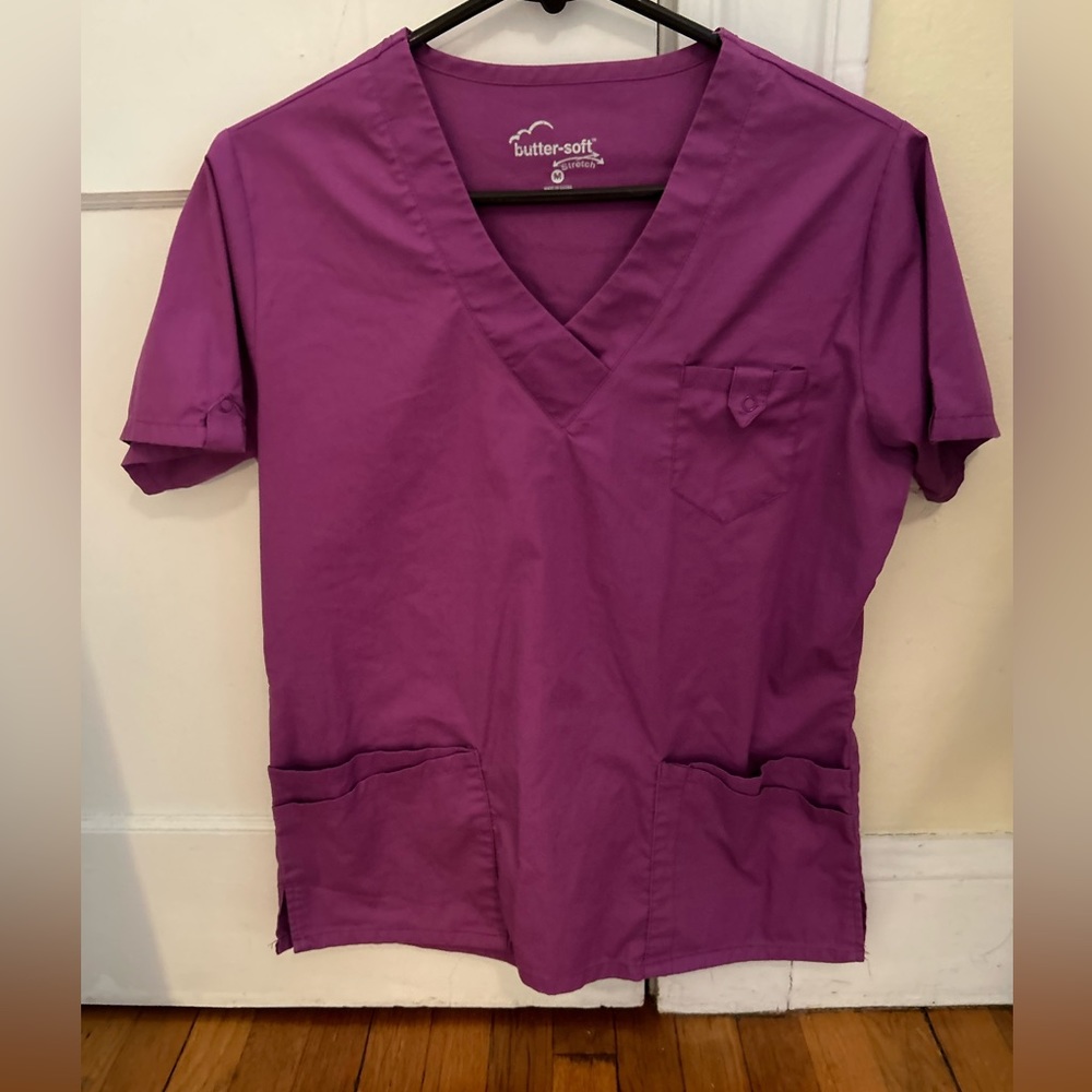 Scrub top